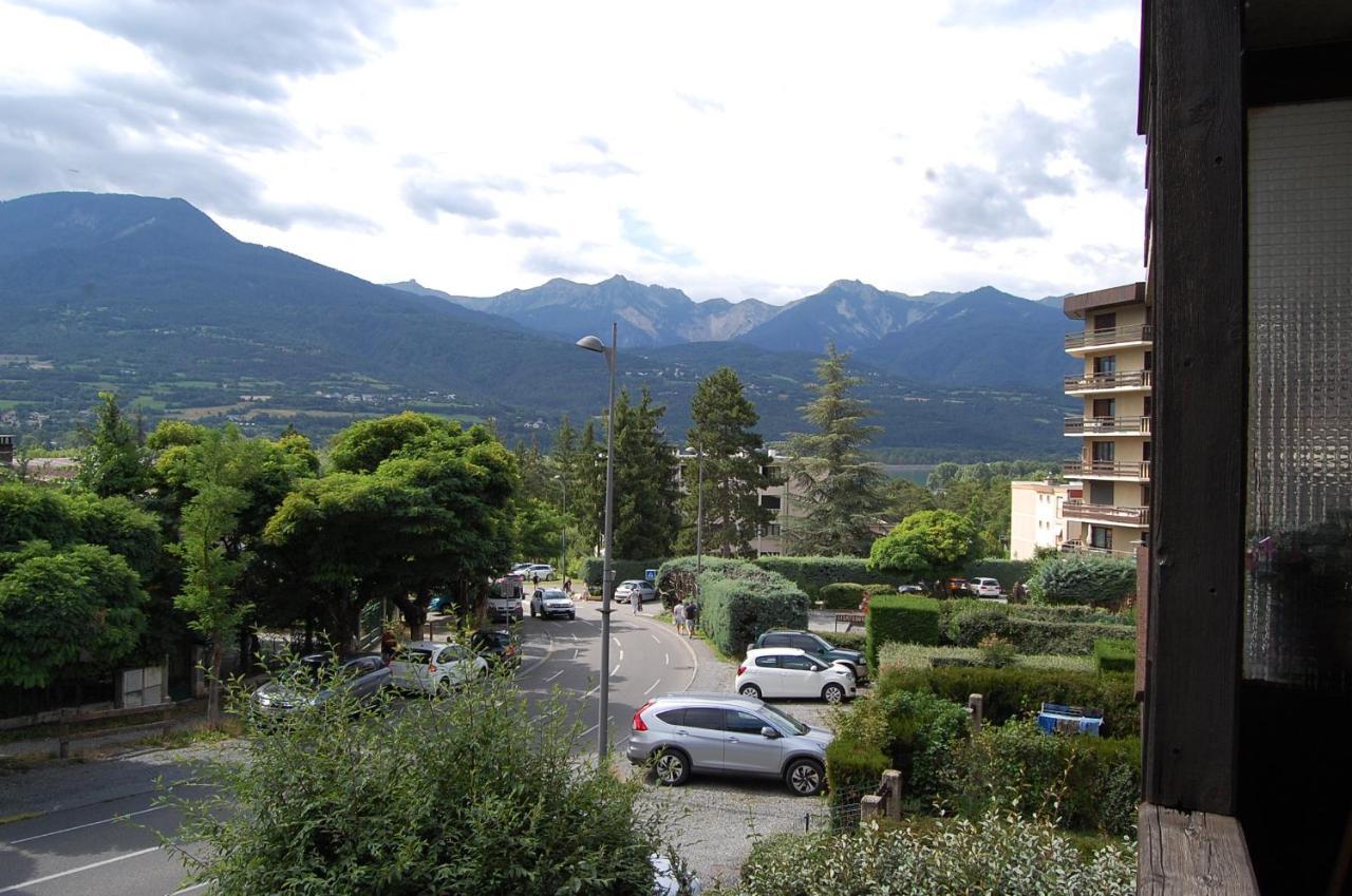 Appartement agréable à deux pas du plan d'eau Embrun Esterno foto
