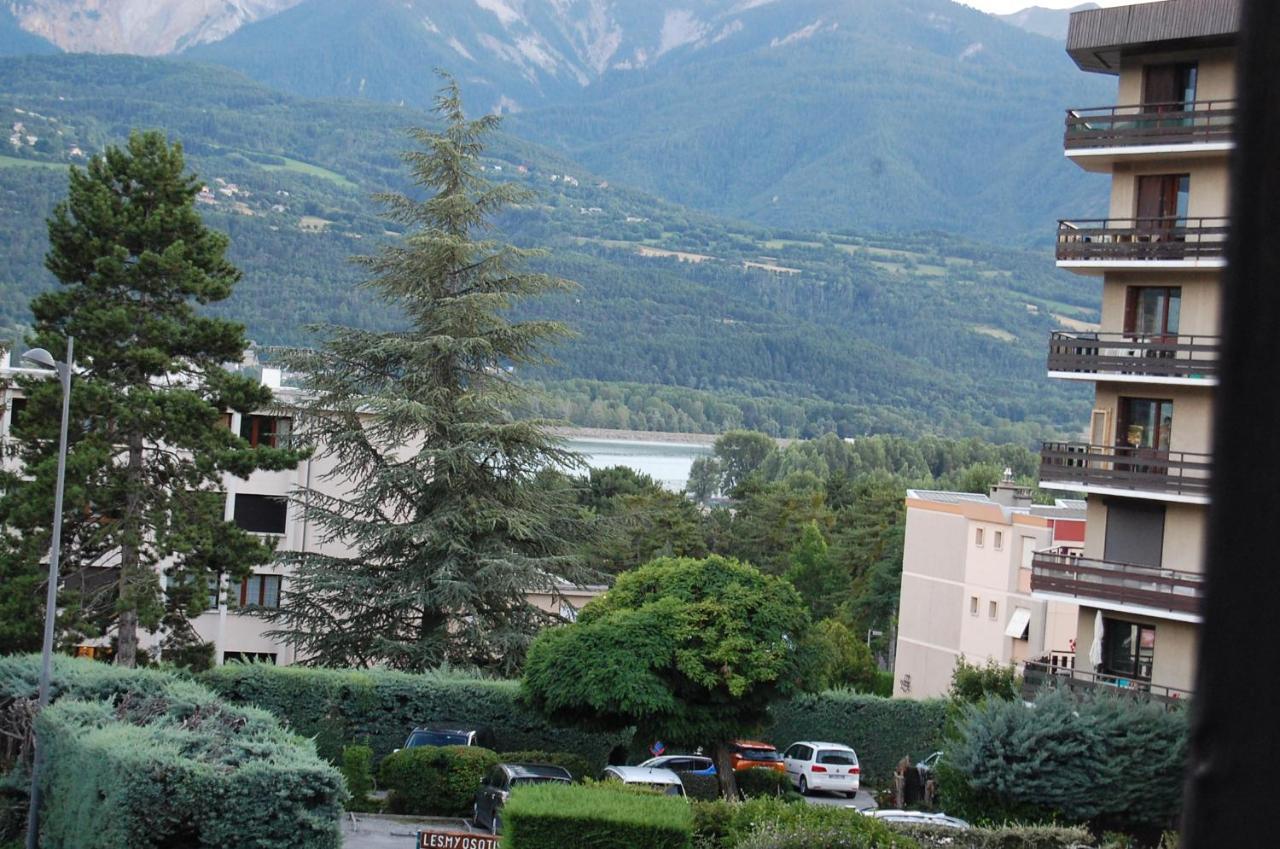 Appartement agréable à deux pas du plan d'eau Embrun Esterno foto