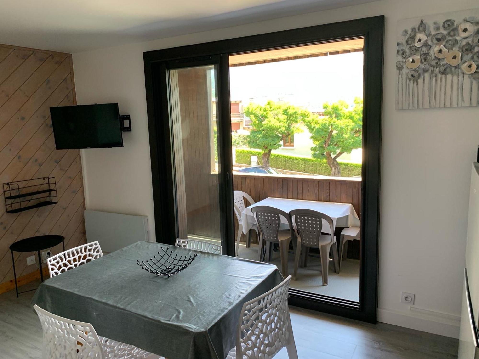 Appartement agréable à deux pas du plan d'eau Embrun Esterno foto