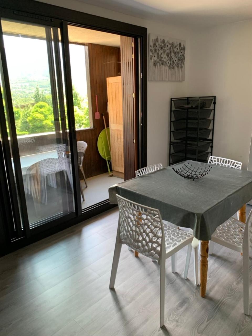 Appartement agréable à deux pas du plan d'eau Embrun Esterno foto